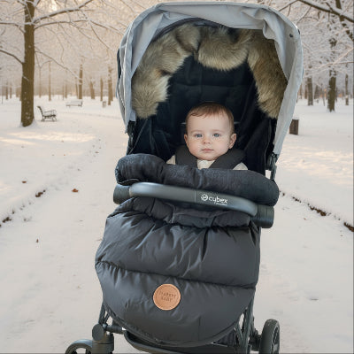 Chancelière-noire-ceinture-sécurité-imperméable-poussette-fourrure