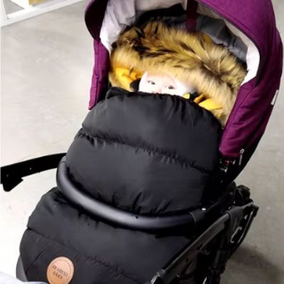 Chancelière-babycove-noire-enveloppante-bébé-poussette-mauve