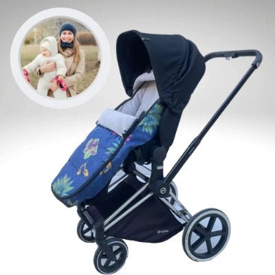Chancelière-pour-poussette-maman-bébé-sourire-manteau-hiver-blanc