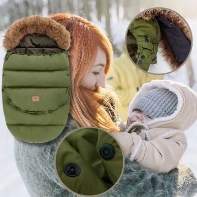 Chancelière-poussette-vert-olive-fourrure-boutons-bébé-bonnet-gris