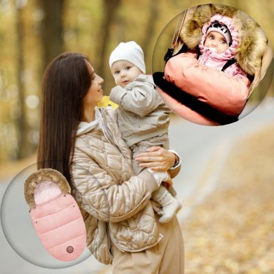 Chancelière-rose-chaude-bébé-dans-bras-de maman