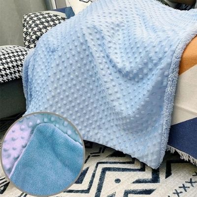 couverture-bebe-bleue-doublure-polaire