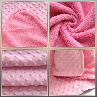 couverture-bebe-rose-polaire-doublure-boutons