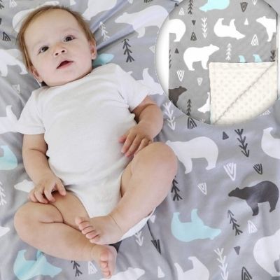 couverture-bebe-polaire-gris-ours-polaire-bébé-couché