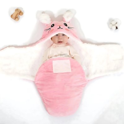 nid-d'ange-bébé-roselapin-3-mois-capuche-tête-lapin-rose