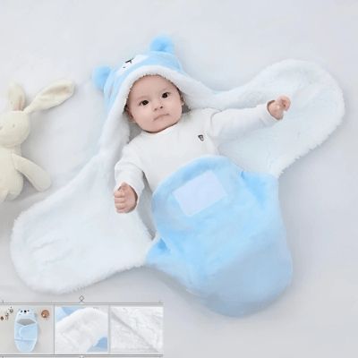 nid-dange-bebe-bleu-capuche-ours-caracteristiques-tissu-polaire
