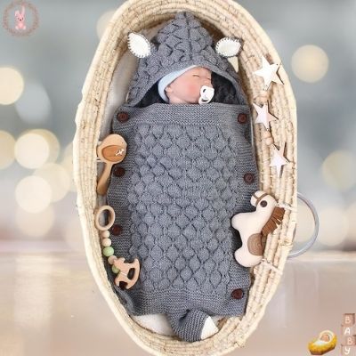 nid-d-ange-cosy-gris-coffin-osier-peluche-cheval-beige