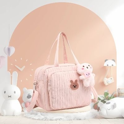 sac-à-langer-bandouliere-rose-pelluche-rose-lapin-blanc