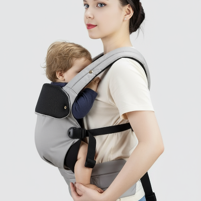 Vue de profil - Porte-bébé gris ergonomique
